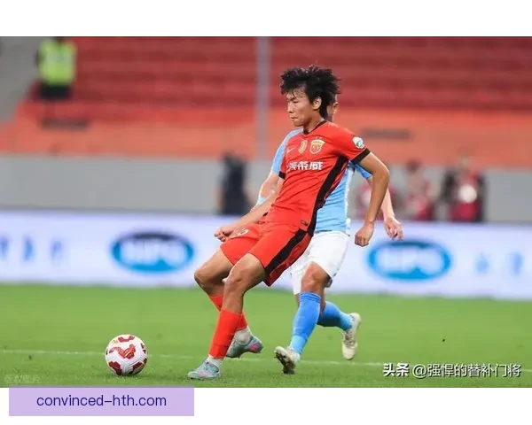 恒大逆转上港夺冠，国足新星表现引关注