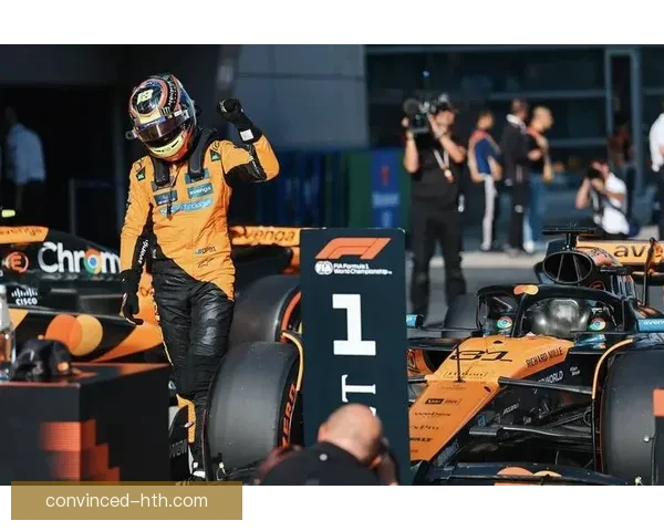 F1赛季最新动态揭晓顶级车队争夺冠军激烈战况分析